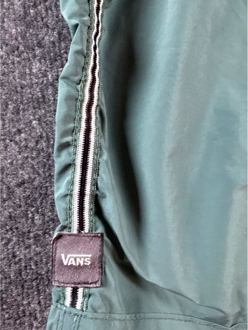 Vans Men’s Size 34 Green Drawstring Casual Shorts